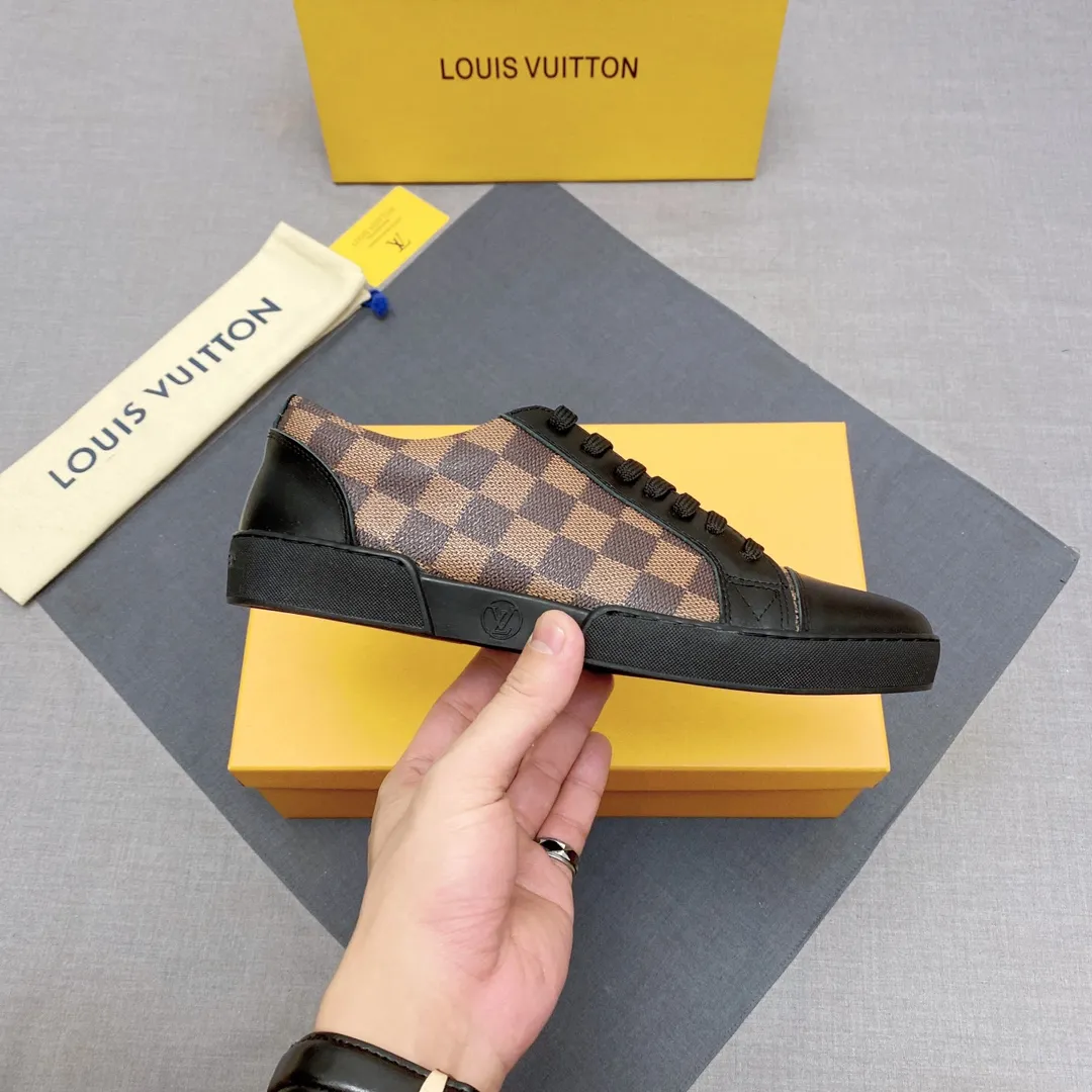 p360 LV men's shoes, casual shoes, sneakers, an international high-end brand, this model is the official classic model, 1:1 quality, made by famous manufacturers, made of Italian cowhide ➕PVC presbyoplasty material, perfect last shape, generous and fashionable design, attracting many consumers, top-grade cowhide inside, made of cowhide: what you want is high quality; dear friends, don't miss to forward the picture, the code number is 38_44 optional, No. 019